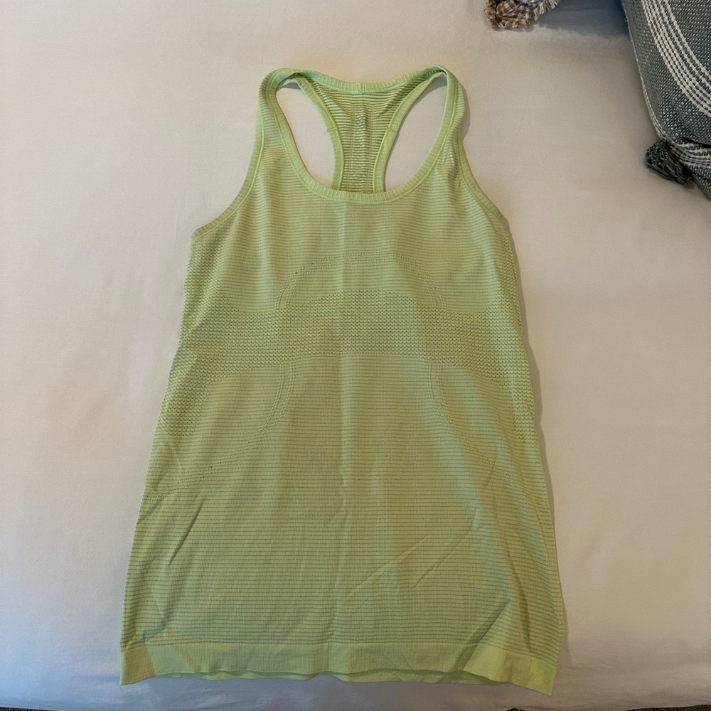 Lululemon swiftly tank size 6